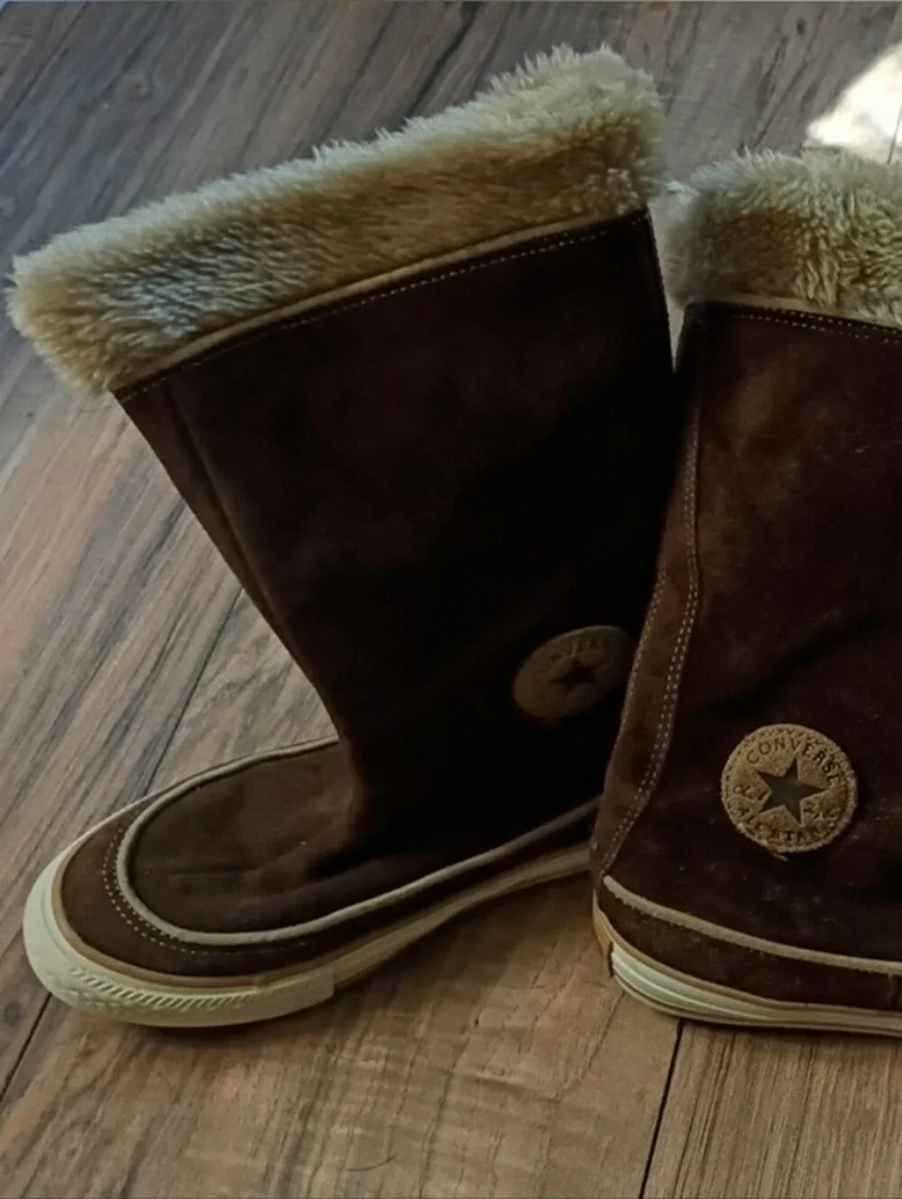 Converse Girls Size 1 Brown Suede Boots with Tan Faux Fur Trim
